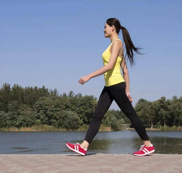 走路是长寿的良药！再次提醒：到了60岁，走路牢记“5不要”！