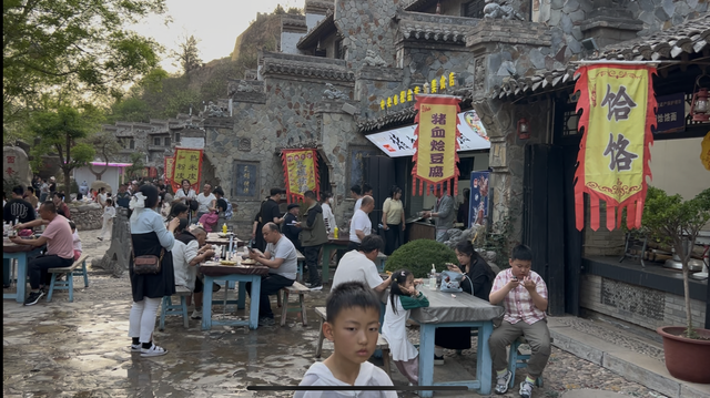 国庆假期，庆城文旅市场火热，千年古城焕发新魅力