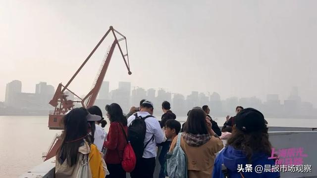 千名漫步者以脚步共绘城市文化新图景,2025“一江一河,海派城市考古——上海辰光兜马路”微游活动圆满落幕