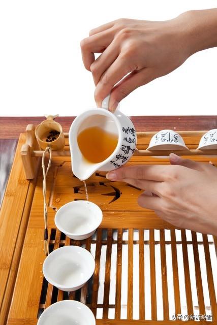 普洱茶属于红茶还是绿茶，怎么选择普洱茶，如何正确冲泡普洱茶？