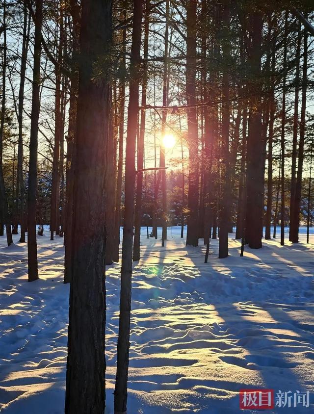 记者实探漠河北极村：气温零下30度，随身携带的饮用水冻成冰块