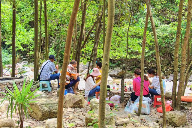 独山夹缝岩：在岩缝与飞瀑间，邂逅一场不被定义的探险诗