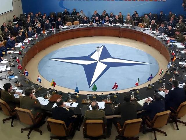 英法要在乌克兰建多个军事基地！俄罗斯别无选择，冲突或再打五年