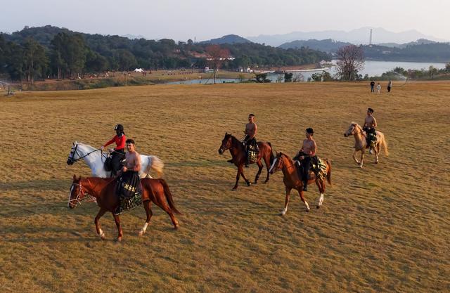 跟着国风骑士踏“雪”寻芳:广州花都开启冬日沉浸式文旅新体验|2026新年微度假·请到广东过大年