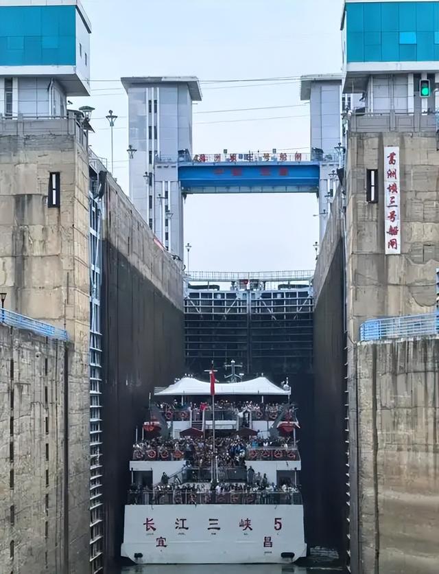 三峡大坝“账本”出炉：运行了20余年，当初2500亿投入回本了吗？