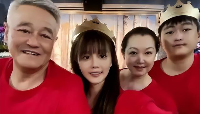 赵本山长子赵铁蛋因病去世，女儿成网红，上亿家产花落谁家?