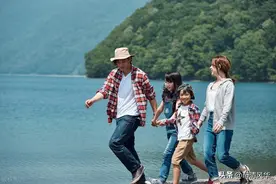 60岁阿姨忠告：外出旅游，千万不要和这四种人去，理由很真实图片