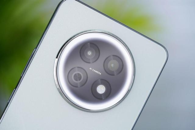 7000mAh超大电池 OPPO K13s评测：千元六年耐用真能打！
