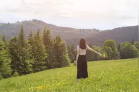 保护能量最好的方式：少说话图片