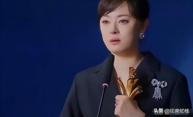 不装了！央视公开“点名”孙俪，原来张艺谋一个字都没说错
