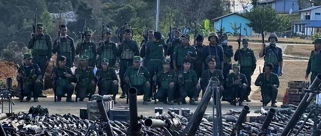 中方发话后，泰国开出停火条件，洪森父子倒向美国，最大输家已定