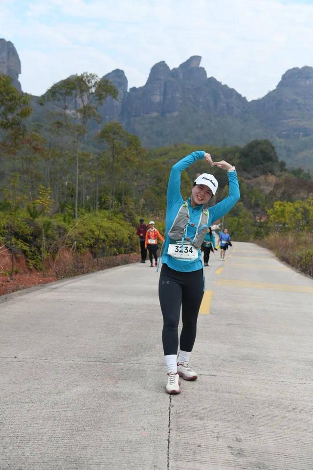 2025年第三届“多彩龙川·古邑苏区”环霍山30公里徒步活动举行