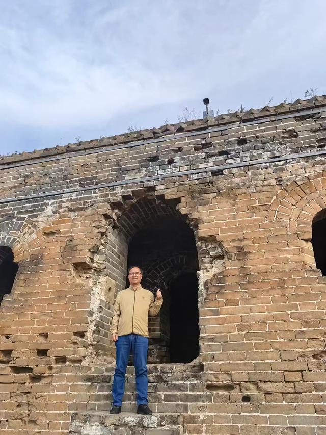 绿色智能矿山会长张立宽登京北司马台长城并赋《京北古北口怀古》