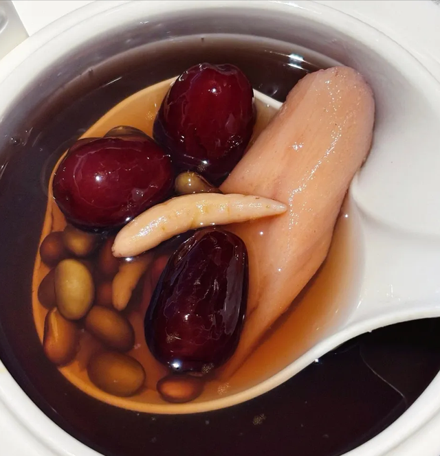 吃红枣有讲究！4类人慎吃，这3款茶饮方，补气血还能助睡眠