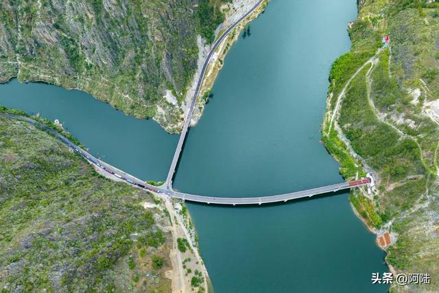 路遇拥堵，发现这座以礼河大桥意义非凡，让巧家县的天堑变成通途