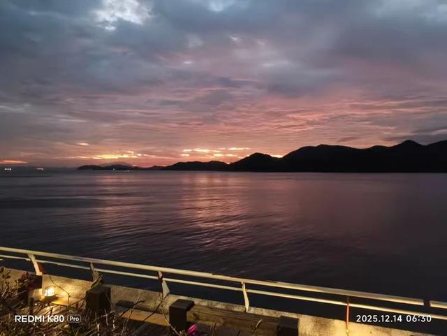 到沙头角看海上日出