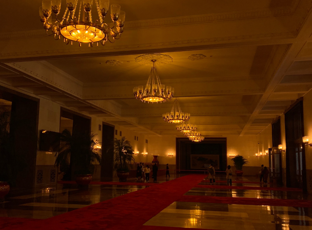 一文深度讲解人民大会堂和钓鱼台国宾馆：吃一顿国宴要多少