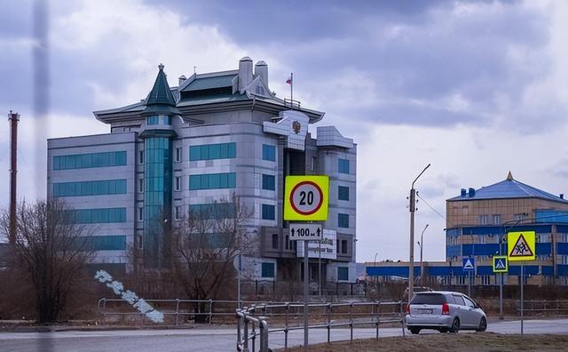 这三个国家原本属于中国，独立后一个后悔不已，另外两个现状凄惨​