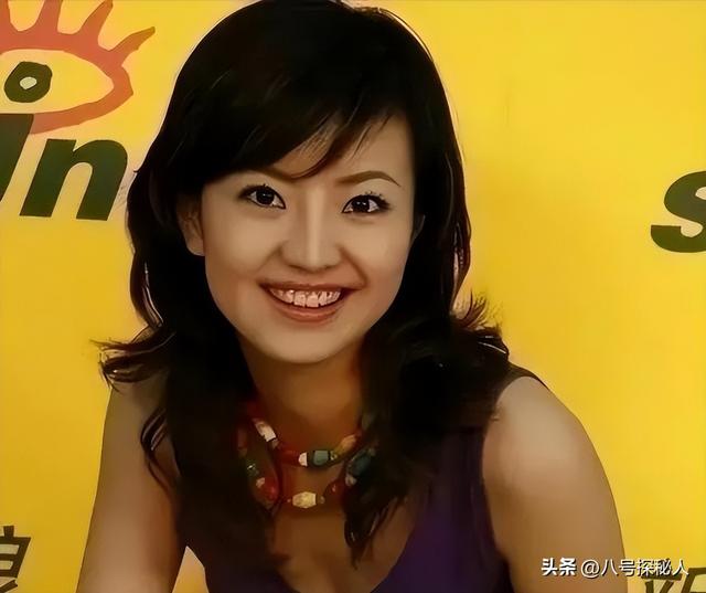 和撒贝宁同居四年，却转身和富豪在一起，没想到如今却沦落至此