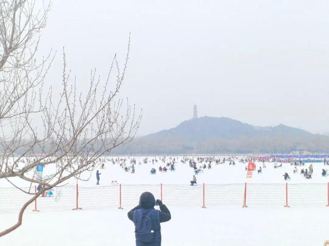 2026年第一场雪！颐和园美成了“雪中冰嬉图”