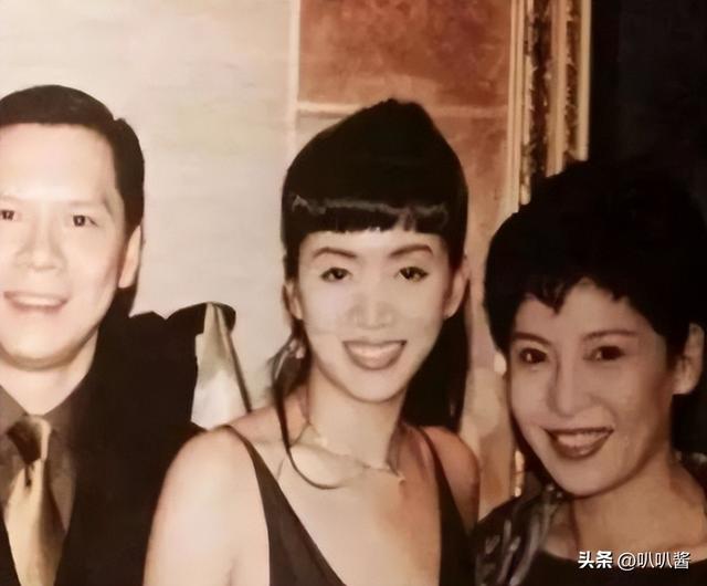 一场追悼会，戳穿向华强夫妇在香港的真实地位，原来李连杰没说谎