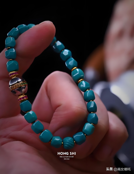 这样搭配，绿松石也能高级又日常！