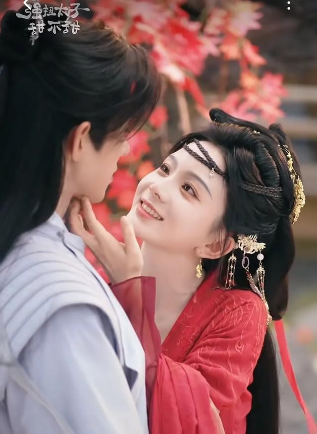 听花岛五连炸+王炸待播 三分钟一吻五分钟一虐 8月短剧圈直接封神！
