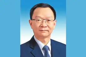 张巍当选河南省监委主任图片