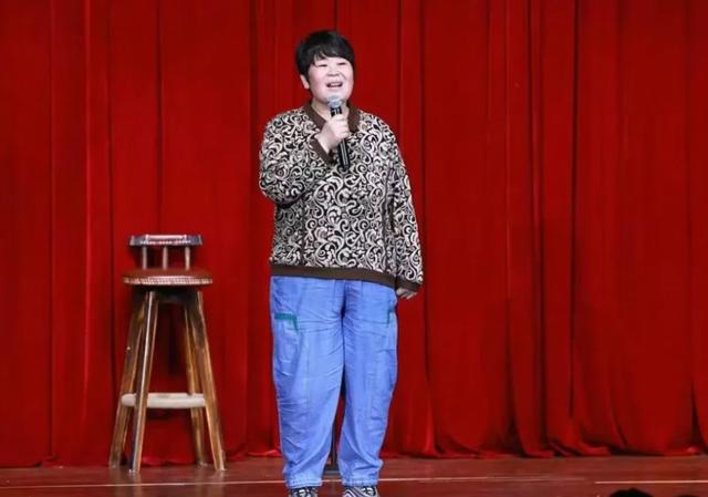 50岁“毒舌”大妈,让全国观众头皮发麻