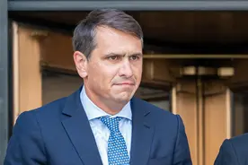 特朗普提名其首席律师托德·布朗奇为美国司法部副部长，提名其私人律师约翰·索尔为美国副总检察长图片