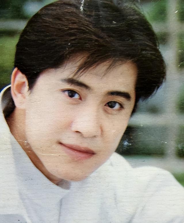 他8次上春晚，作死被捕入狱，今54岁无人问津，老搭档也断了联系