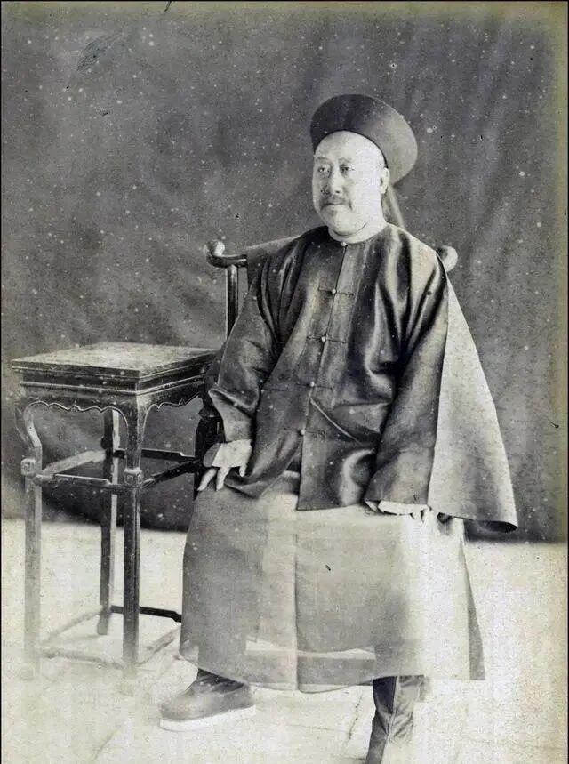 1875年新疆哈密风光和人物风貌