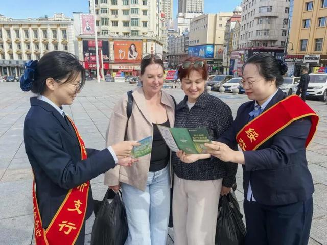 俄罗斯游客为啥喜欢来中国邮局？