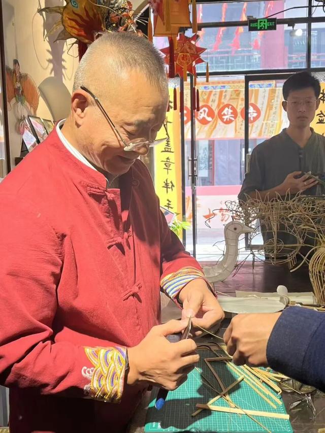 秋雨染潍城！郑板桥纪念馆、十笏园、浮烟山… 这份秋日限定美，等你来寻
