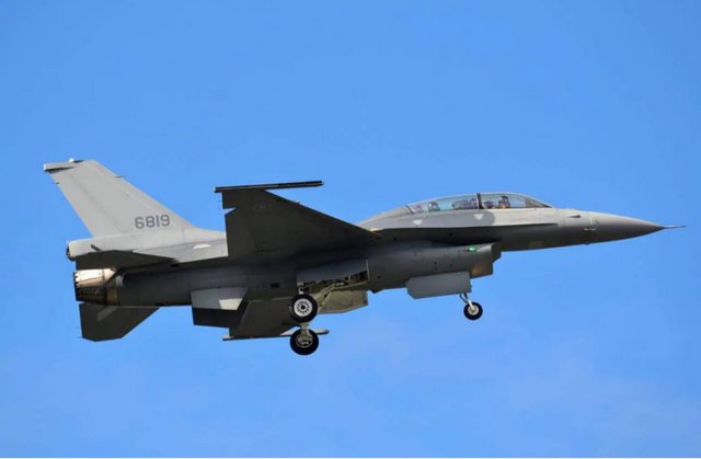 俄旅长亲自指挥，2枚导弹击落F-16	，俄警告后，欧洲谁还敢出兵？