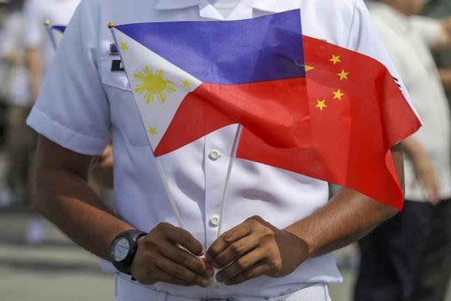 传言美国要推翻小马科斯，菲律宾军方为表忠心，妄想把中国拖下水
