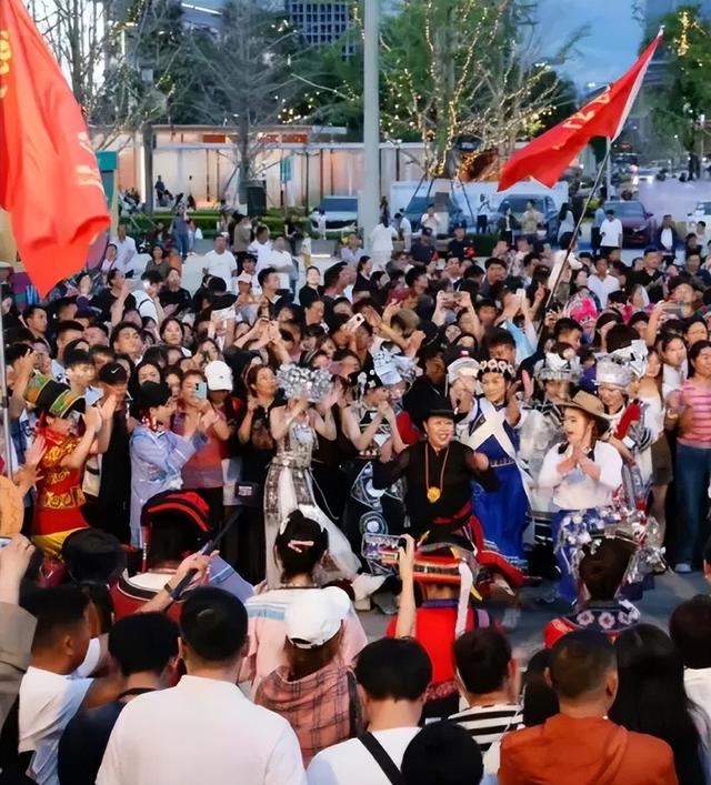 米线免费送！来蒙自赶街啦