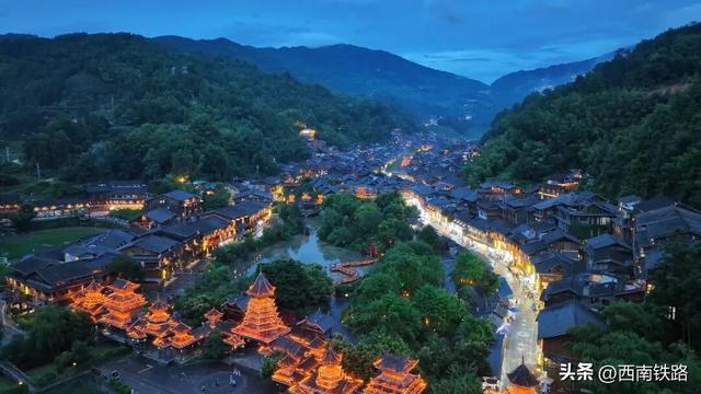 经这个“第一站”，可以看到不一样的风景