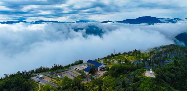 春秋假出逃天花板！成都1.5h直达，天全CityWalk强势来袭，打卡赢文创奖牌+狂炫美食！