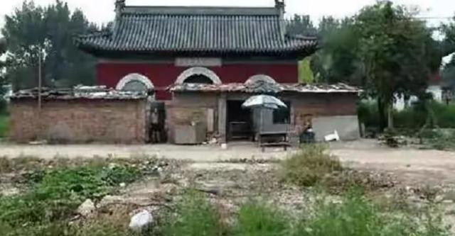 天安门附近的钉子户，小小四合院无人敢动，原来是位大人物