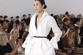 米兰时装周，被“胖回去”的贾玲惊艳，不穿暴露礼服却艳压群芳图片