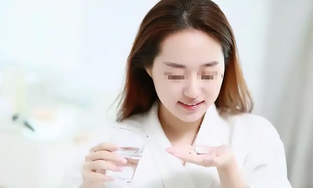 46岁大哥吃药预防心梗，医生：氯吡格雷不能和这两种食物同食