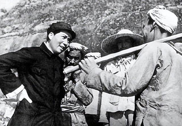1941年李讷保姆遭奸杀，26名警卫员集体脱裤子跳河，成功锁定真凶