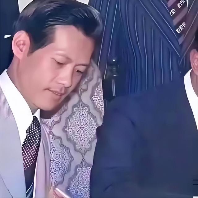 2909亿身价也没用！97岁李嘉诚油尽灯枯，最担心的是两个60岁儿子