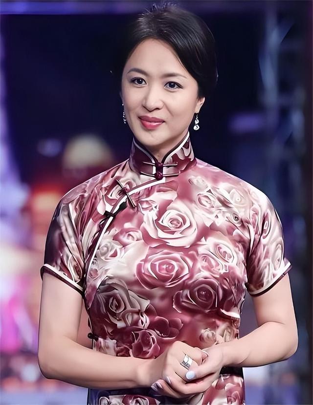 面相变了！逃到国外半年多，58岁金星近照曝光，早年风光已然不再