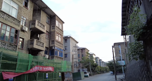 消失的城镇曾称“江南第一煤矿”，有六万人，如今只见杂草如鬼城