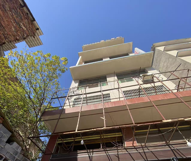 湖南一对情侣婚前一天先后去世，原因被曝	，是三家店老板	、开大奔