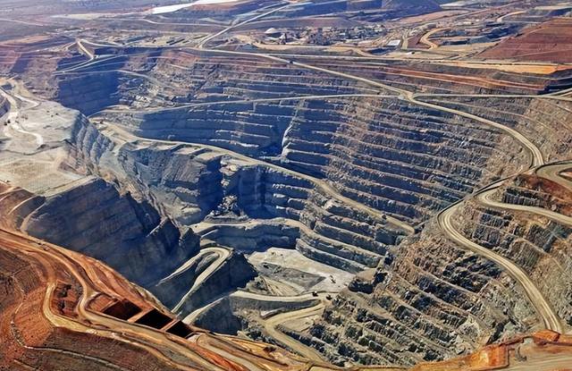 中俄印稀土储量差距断崖：俄1000万吨，印仅690万吨，中国有多少