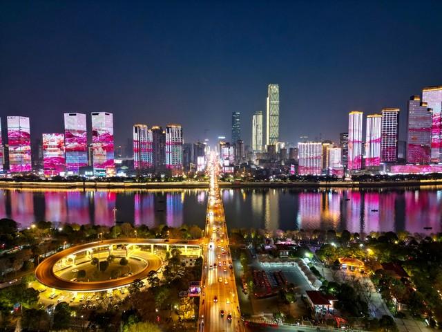 中国夜景最美的10个城市，上海第3，深圳第6，你去过几个呢？