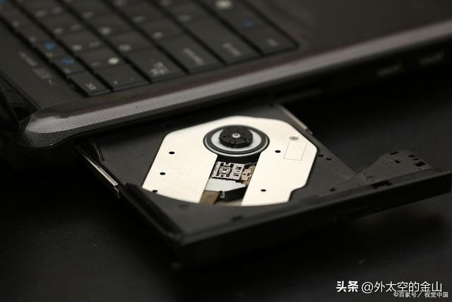 电脑连接 WiFi 全流程指南（多系统适用）